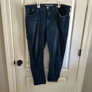 Levi mid rise slim medium wash size 16 30” inseam